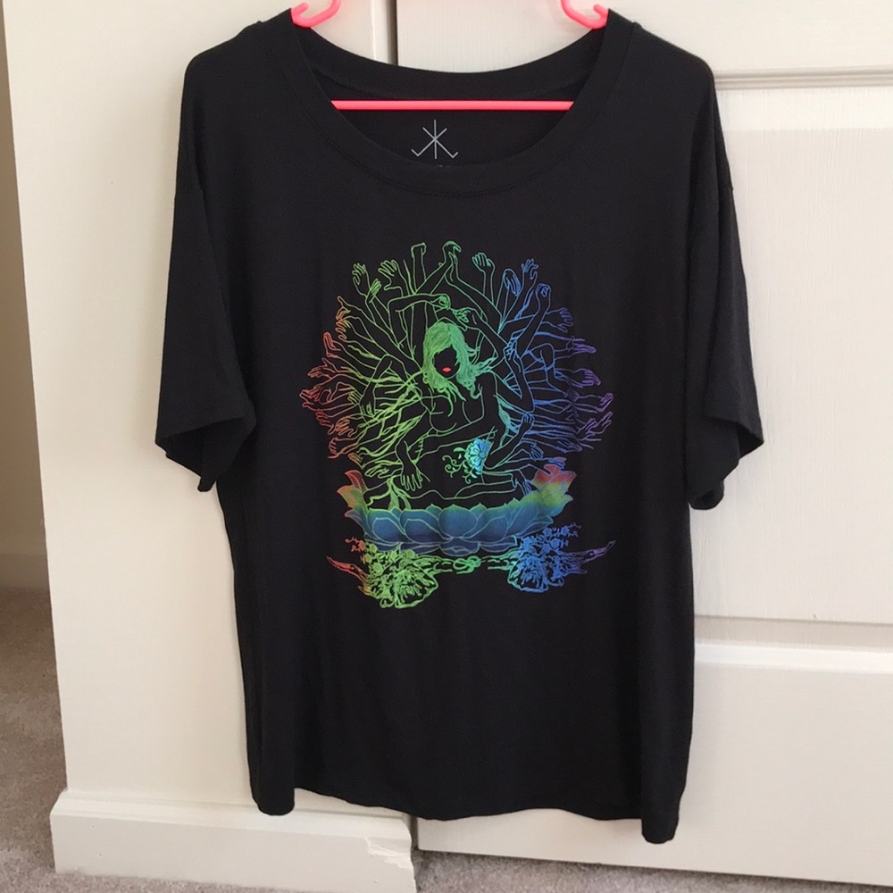 Stretchy earthbound shirt